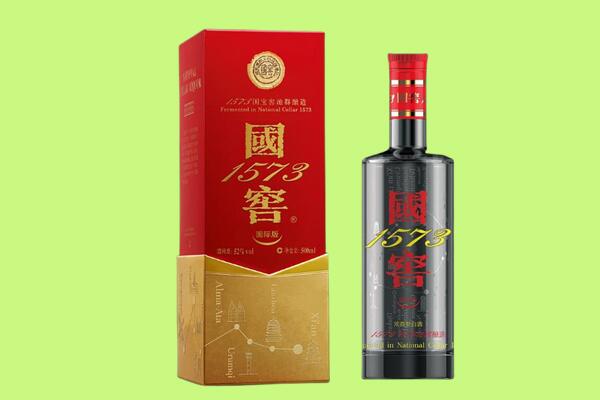 巴彦卓尔杭锦后旗回收国窖1573.jpg